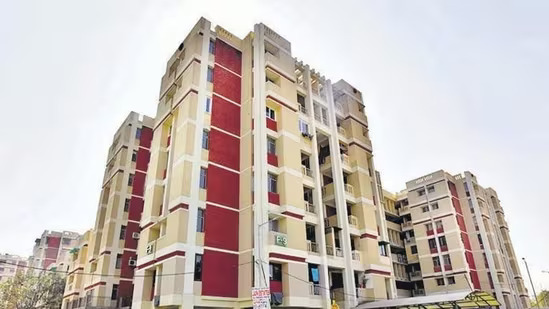 The Municipal Corporation of Delhi has extended the deadline for commercial and residential properties